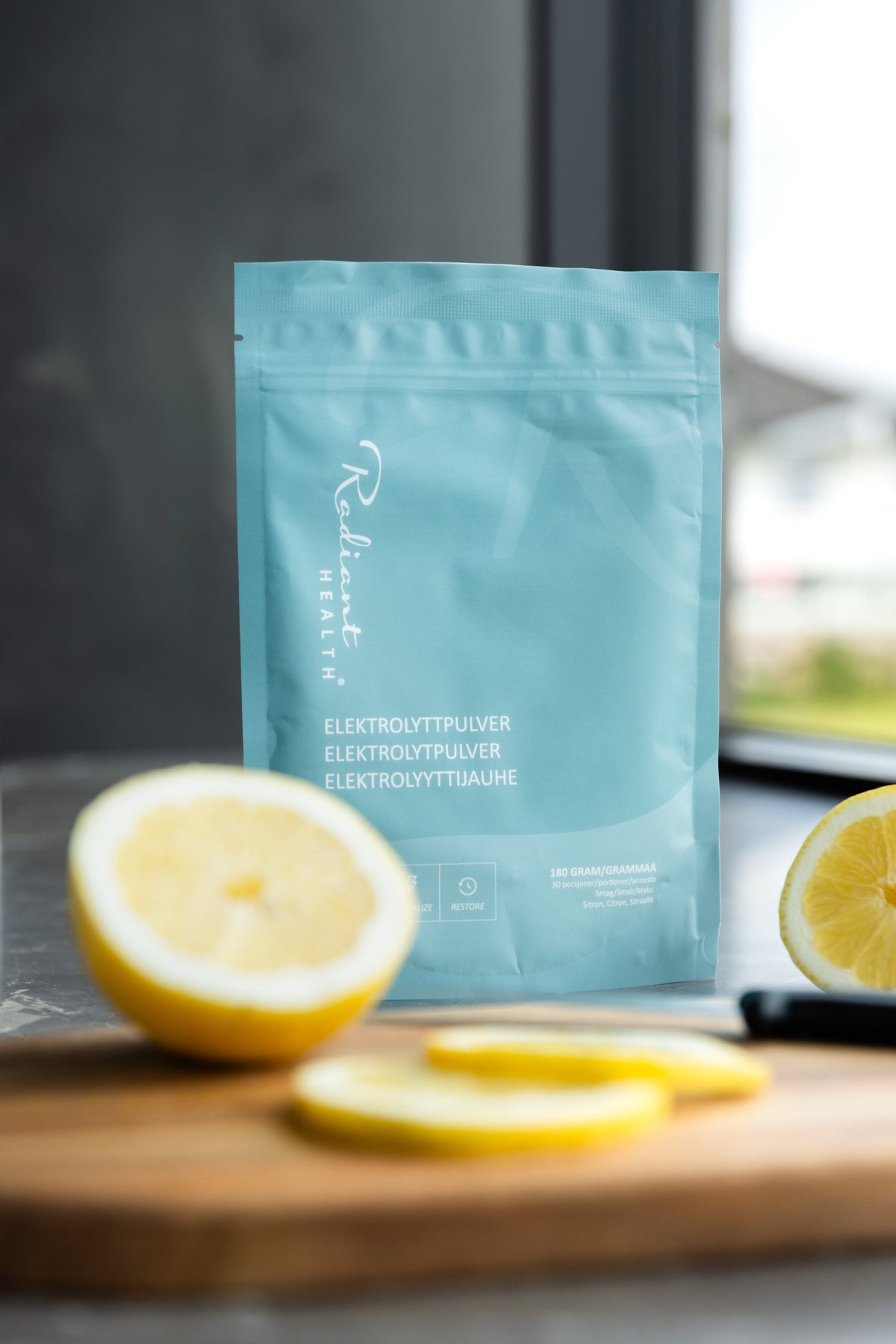 Radiant Health Electrolytes Lemon 180 g, pose med sitron