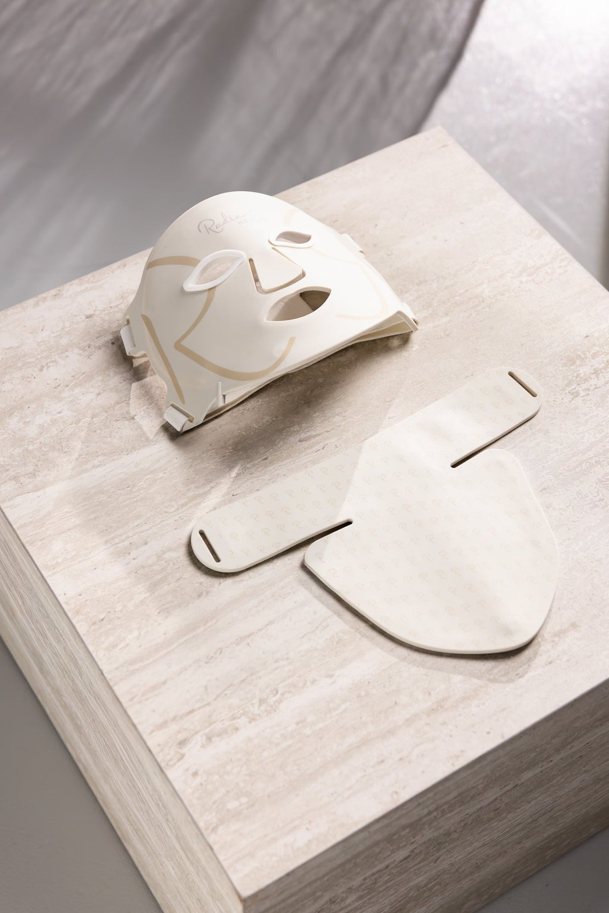 LumaRed Therapy Mask med del for hals og bryst